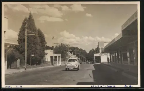 Fotografie Ansicht Roodepoort-Maraisburg, Auto auf der Strasse im Südafrikanischen Ort
