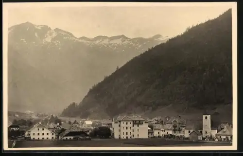 Fotografie Ansicht Mallnitz, Blick auf den Ort mit Bergpanorama