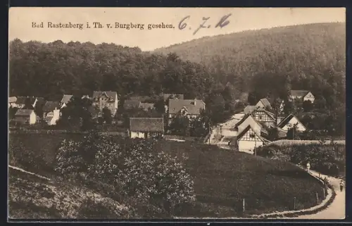 AK Bad Rastenberg i. Th., Blick vom Burgberg auf den Ort und umliegende Häuser