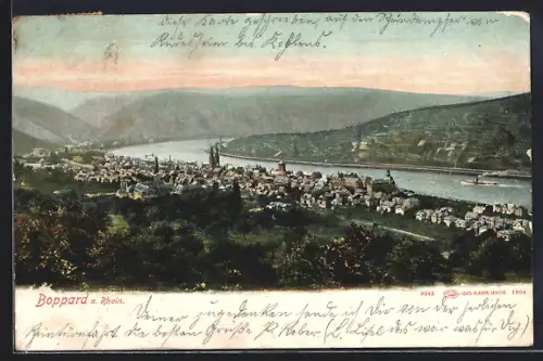 AK Boppard a. Rhein, Panoramaansicht des Ortes und Rhein mit Schiffen