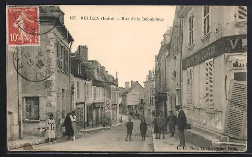 AK Reuilly /Indre, Rue de la République, Strassenpartie