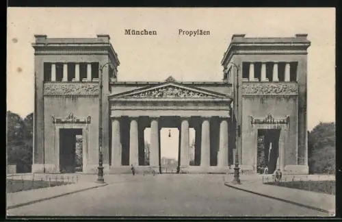 AK München, Propyläen