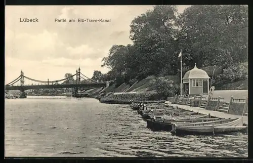 AK Lübeck, Partie am Elb-Trave-Kanal, Brücke, Bootsanleger, Brücke