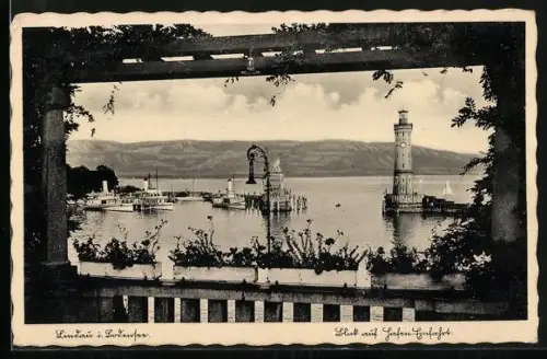 AK Lindau / Bodensee, Hafen-Einfahrt mit Leuchtturm