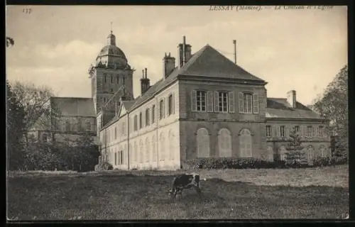 AK Lessay /Manche, La Cour d`Argouges et l`église