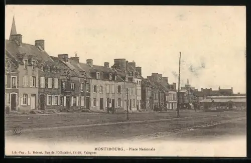 AK Montebourg, Place Nationale avec rangée de maisons historiques