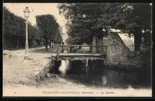AK Villedieu-les-Poeles /Manche, La Sienne et le petit pont pittoresque