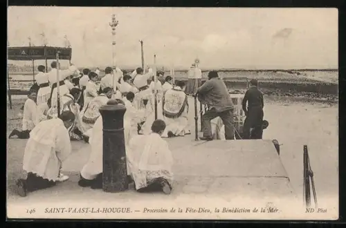 AK Saint-Vaast-la-Hougue, Procession de la Fête-Dieu, la Bénédiction de la Mer