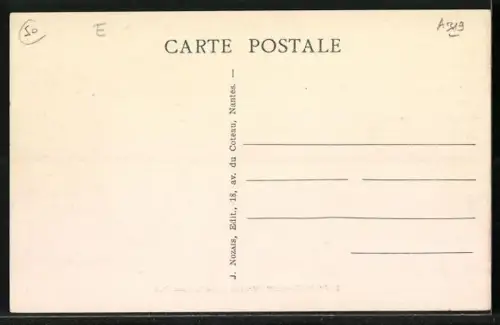 AK Pontorson /Manche, La Grande Rue animée par des passants et des commerces