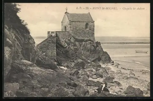 AK Mont-St-Michel, Chapelle St-Aubert sur les rochers avec vue sur la plage et la mer