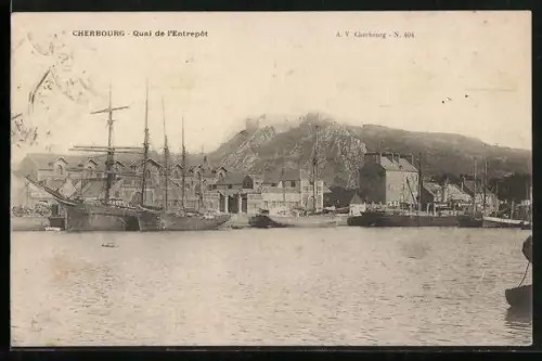 AK Cherbourg, Quai de l`Entrepôt avec voiliers et bâtiments industriels en arrière-plan