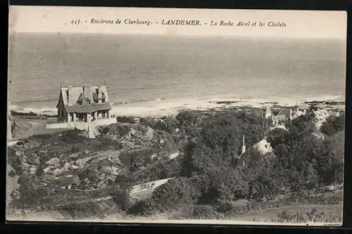 AK Landemer, La Roche Aïrail et les Chalets avec vue sur la mer