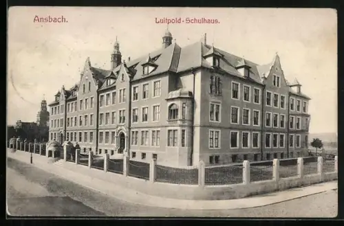 AK Ansbach / Bayern, Luitpold-Schulhaus mit Strassenpartie