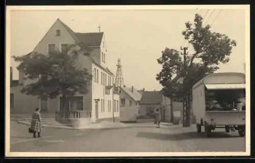 AK Ahlsdorf / Mansfelder Land, Strassenpartie mit Anhänger