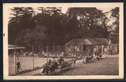 AK Éiretat, Les Petits Tennis avec spectateurs dans le jardin élégant
