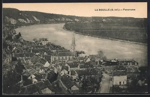 AK La Bouille /S.-Inf., Panorama sur le village et la Seine