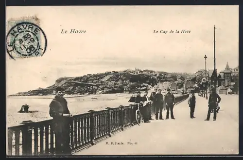 AK Le Havre, Le Cap de la Hève et promenade avec passants