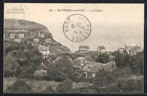 AK St-Pierre-en-Port, Le Vallon avec vue sur les maisons et la mer