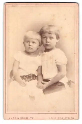 Fotografie Junk & Schultz, Berlin, Leipziger-Str. 35, Zwei Kinder im Atelier