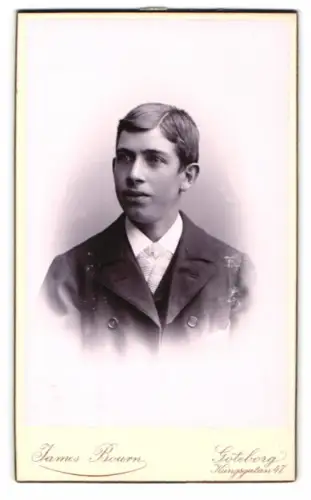 Fotografie James Bourn, Göteborg, Kungsgatan 47, Porträt eines jungen Mannes