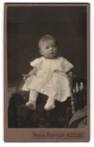 Fotografie Walther Röntgen, Barmen, Cleferstrasse 57, Porträt eines kleinen Kindes