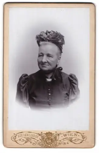 Fotografie Atelier Louise, Wien, Alserstrasse 55, Porträt einer älteren Dame