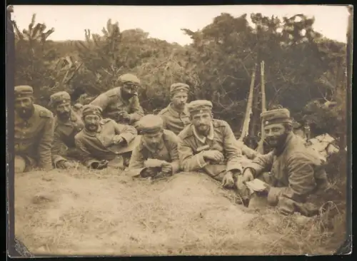 Fotografie Soldaten und Uffz. in Feldgrau Uniform Rgt. 12