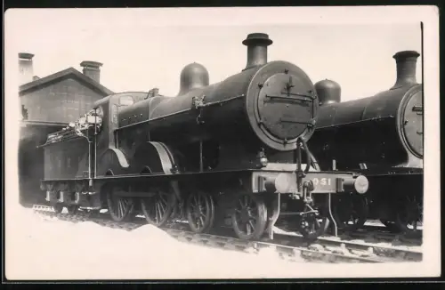 Fotografie britische Eisenbahn, Dampflok der LNER NR. 051 mit Kohletender