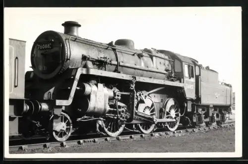 Fotografie britische Eisenbahn, Standard Class 4 2-6-0 Nr. 76088
