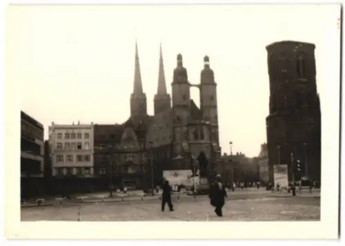 Fotografie unbekannter Fotograf, Ansicht Halle / Saale, Blick auf den Marktplatz