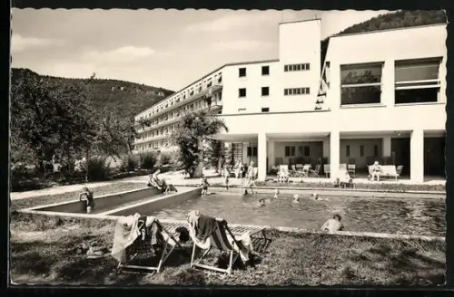 AK Urach /Schwäb. Alb, Am Hotel Haus auf der Alb