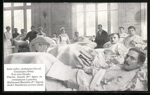 AK Compiègne /Oise, Ambulance Carrel, Salle Joffre, Verwundete Soldaten im Krankenzimmer, Rotes Kreuz