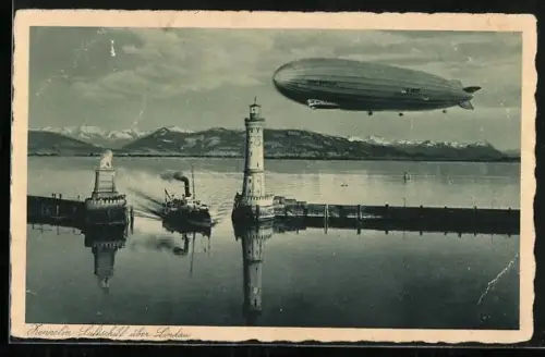 AK Lindau, Zeppelin über der Hafeneinfahrt mit Leuchtturm und Bayrischen Löwen