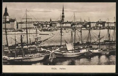 AK Riga, Segelboote liegen im Hafen