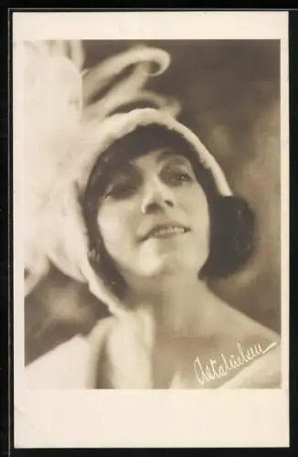 AK Schauspielerin Asta Nielsen mit Hut