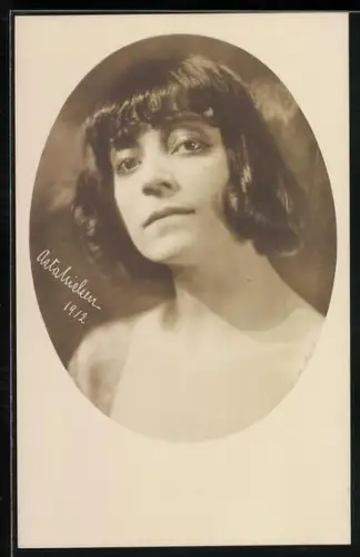 AK Schauspielerin Asta Nielsen in ovalem Passepartout