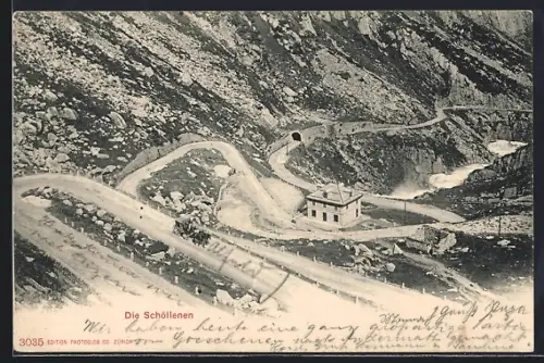 AK Schöllenen, einzelnes Haus an Serpentinen in den Bergen, befahren von Pferdekutsche