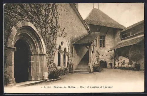 AK Château de Chillon, Cour et Escalier d`Honneur