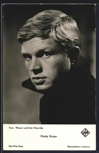 AK Schauspieler Hardy Krüger im Porträt