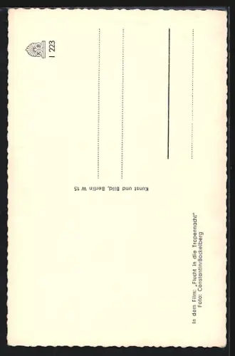 AK Schauspielerin Erica Beer in weisser Kleidung