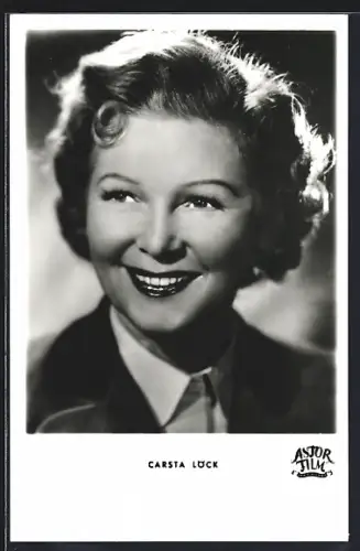 AK Schauspielerin Carsta Löck in dramatischem Licht