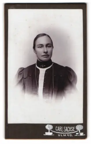 Fotografie Carl Sachse, Ulm, Sattlergasse 6, Porträt einer Frau