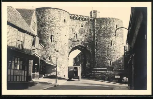 Fotografie Ansicht Rye, Blick nach dem Landgate