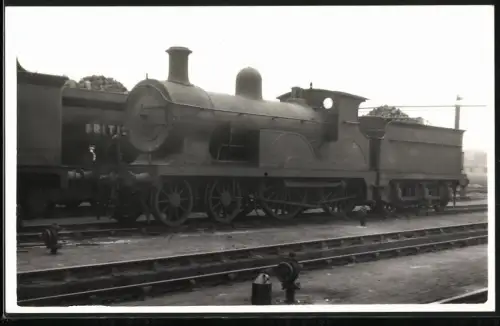 Fotografie britische Eisenbahn 1452 mit Kohletender