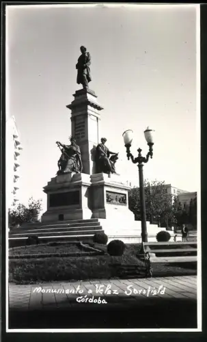 Fotografie Ansicht Córdoba, Monument a Velez Sarsfield