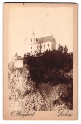 Fotografie C. Weighart, Leoben, Fischergasse 92, Ansicht St. Peter-Freienstein, Blick nach der Kirche St. Peter
