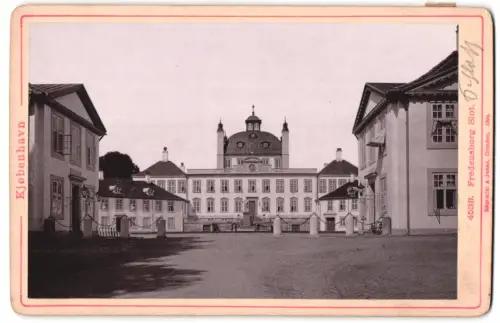 Fotografie Römmler & Jonas, Dresden, Ansicht Kjøbenhavn, Fredensborg Slot, eindrucksvolles Schlossensemble