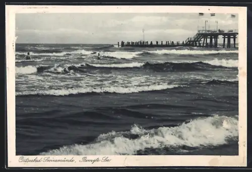 AK Swinemünde, Brandung an der Seebrücke