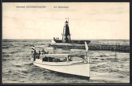 AK Osternothafen, Boot passiert den Molenkopf
