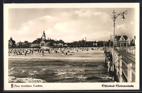 AK Swinemünde, Blick von der Seebrücke zum Konzertgarten und zum Strand
